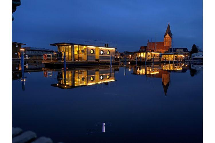 Hausboot Fjord Vela Mit Biosauna In Barth Eksteriør billede